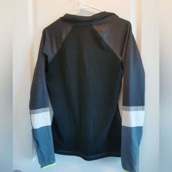 Nike active long sleeve top - Picture 14 of 14